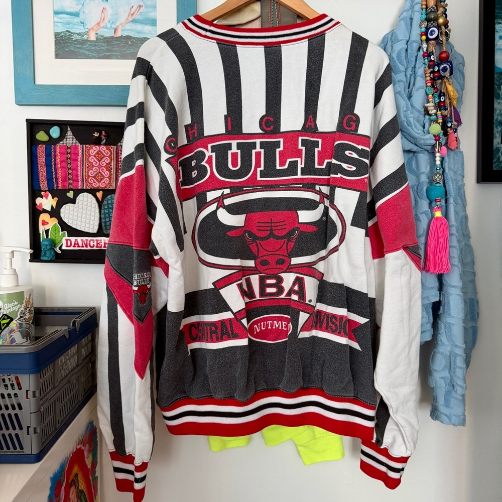 VINTAGE 1980s Chicago Bulls striped long sleeve sweatshirt by nutmeg mills XL - Picture 2 of 9